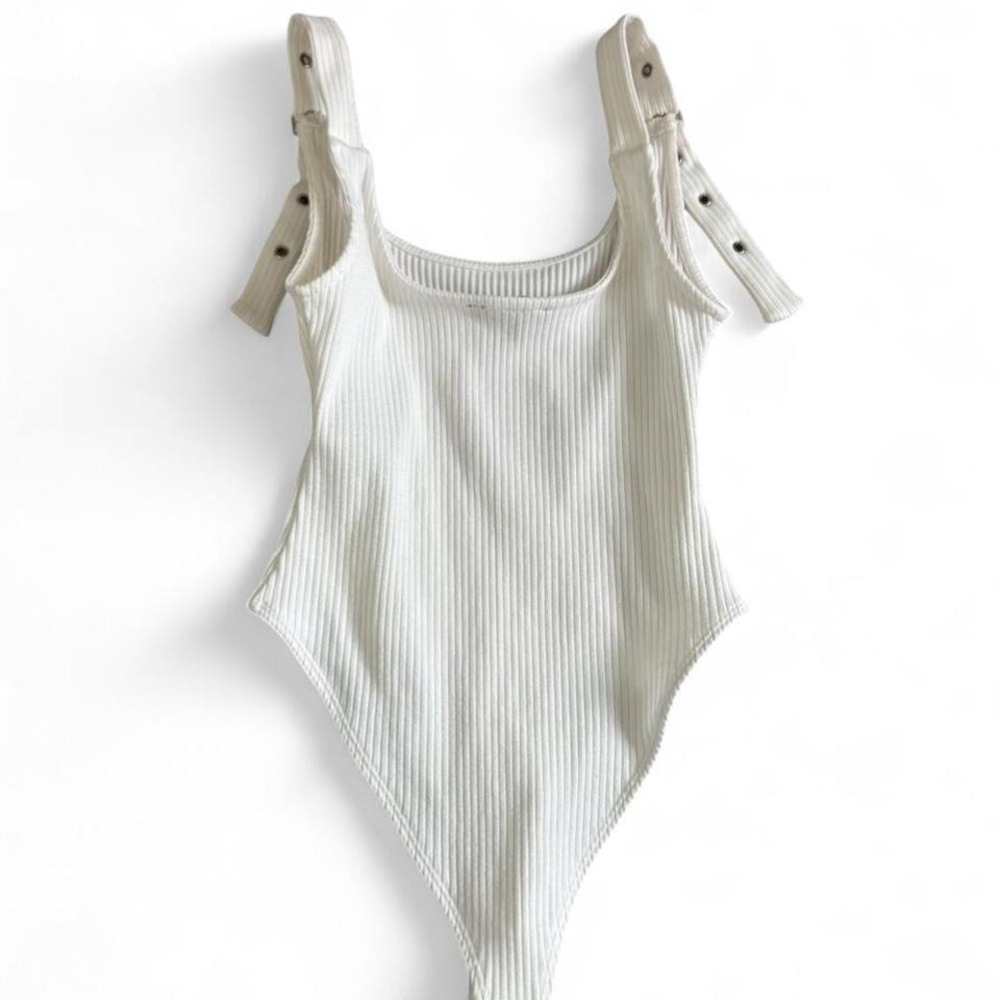Forever 21 white ribbed bodysuit with adjustable straps - Picture 3 of 3